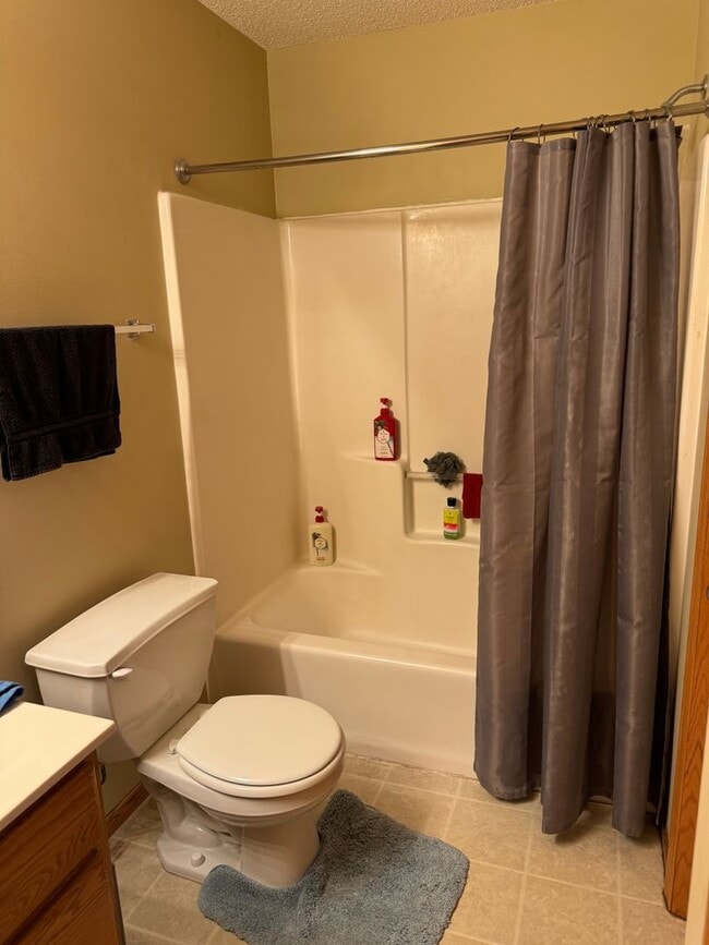 Building Photo - Great Location *2Bed*1.5Bath Townhouse - Oakdale-Available May 1