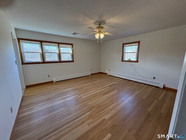 Building Photo - 967 Derby-Milford Rd