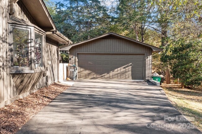 Building Photo - 7204 Killingdeer Ln