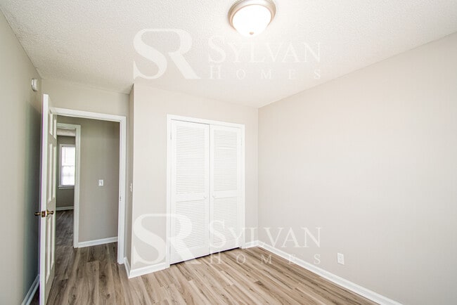 Building Photo - One-level living at its best