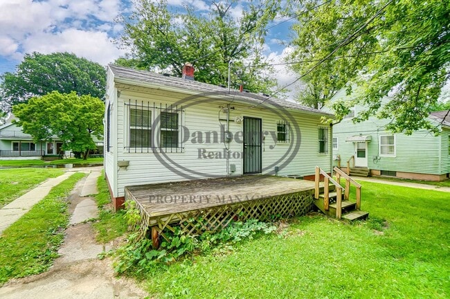 Building Photo - 833 Turner Ave