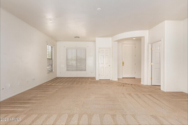 Building Photo - 513 W Beautiful Ln