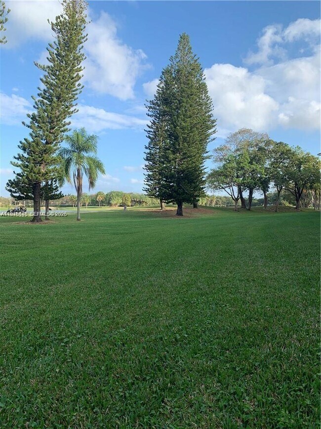 Building Photo - 16171 Blatt Blvd