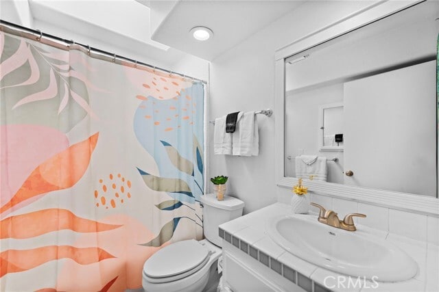 Building Photo - 210 Avenida Montalvo