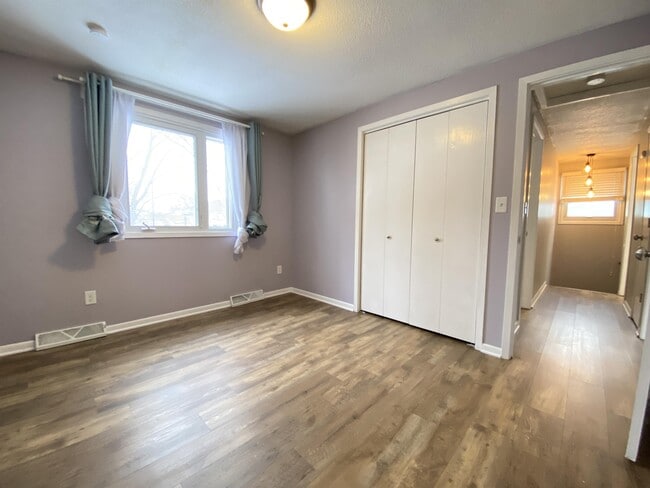 Building Photo - 1540 5th Ave SW