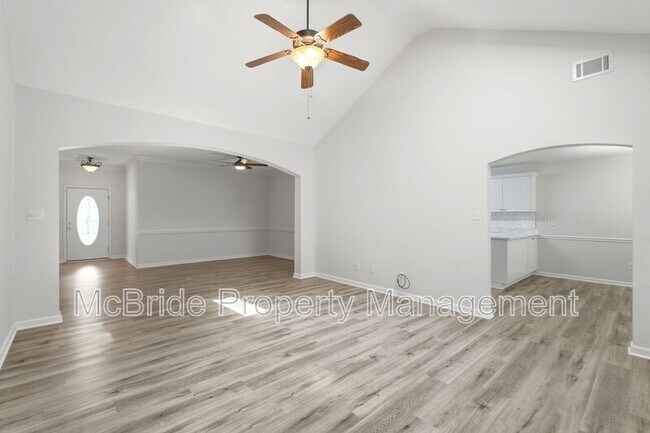 Building Photo - 678 Kensington Ct SE