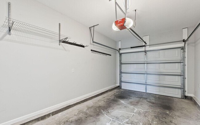 Building Photo - 432 Raven Ln