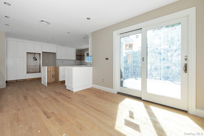 Building Photo - 58 Marion Dr