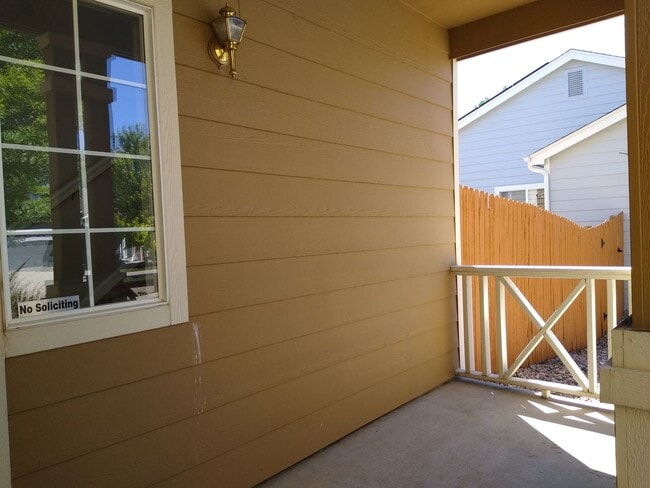 Building Photo - Gorgeous 2 Story 3 Bedroom 2.5 Baths in Dacono For Rent
