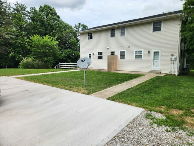 Building Photo - 6295 Dresden Rd