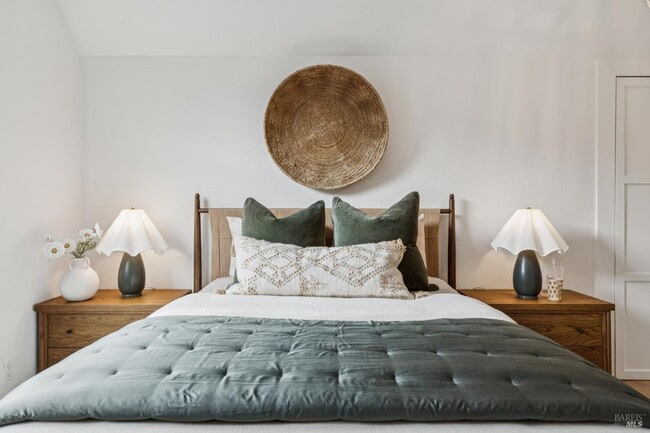 Building Photo - 93 Ashford Ave