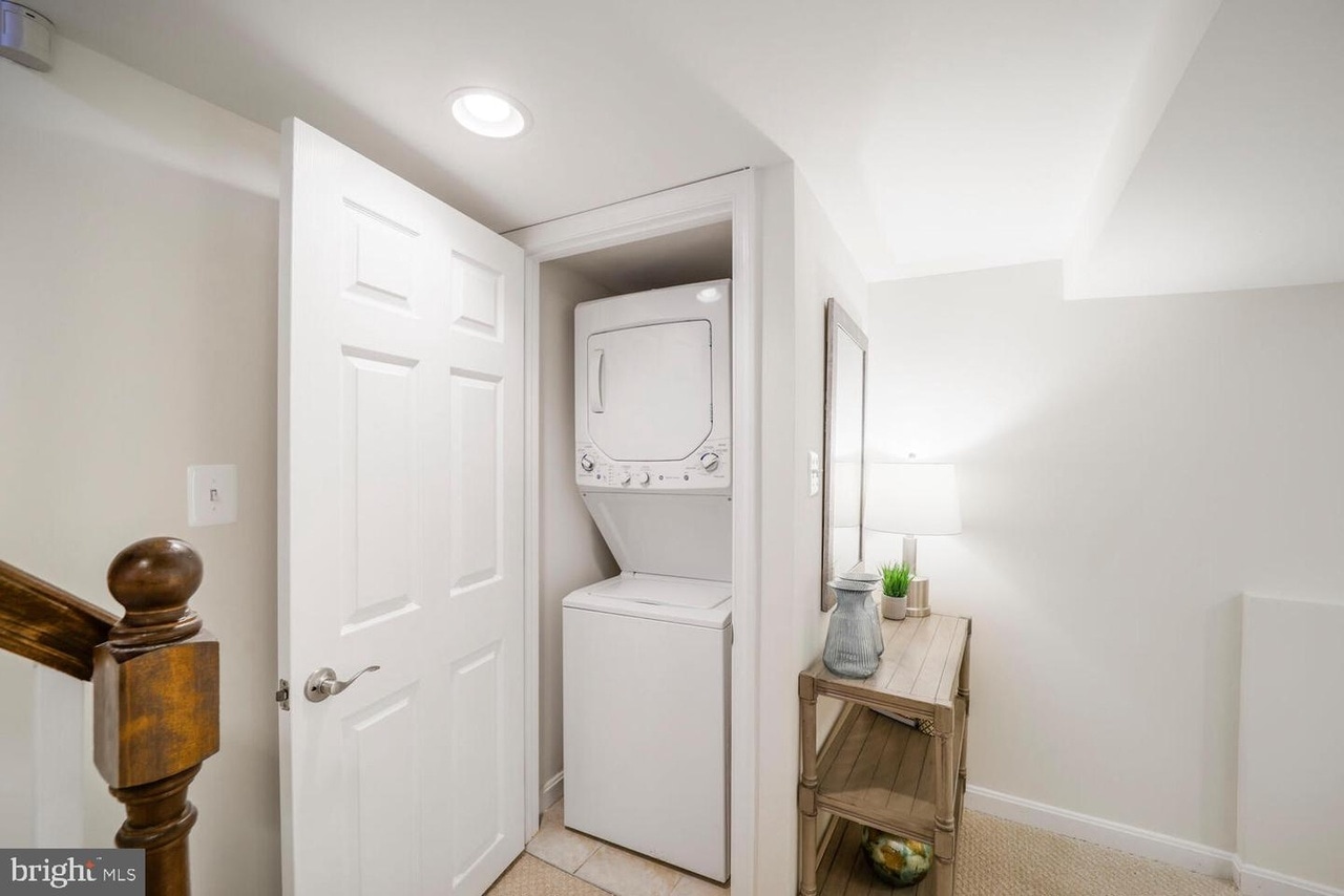 Building Photo - 2615 Sherman Ave NW