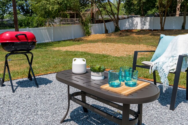 Building Photo - 5708 Southampton Rd