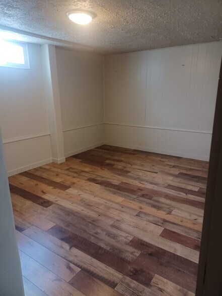 Building Photo - 705 Canyon View Drive