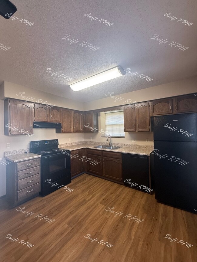 Building Photo - 6704 W 150th St