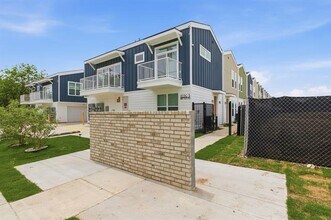Building Photo - 2925 Spruce Valley Ln
