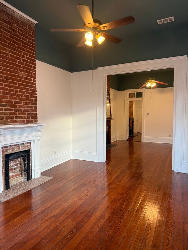 Living Room - 442 S Rendon St