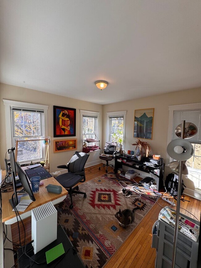 Building Photo - 3910-3912 Thomas Ave South