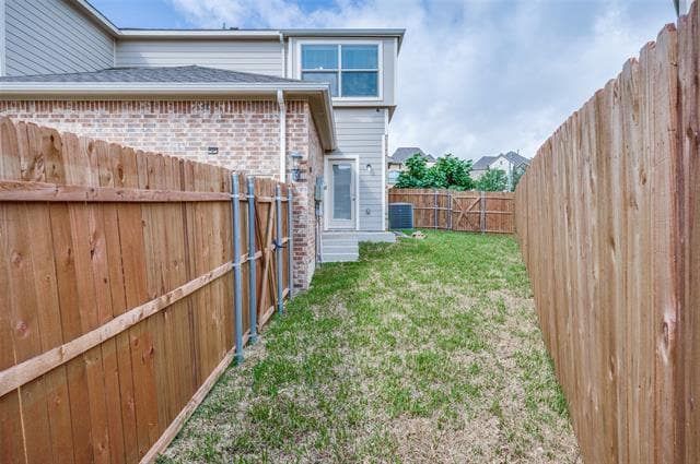Building Photo - 4940 Empire Way