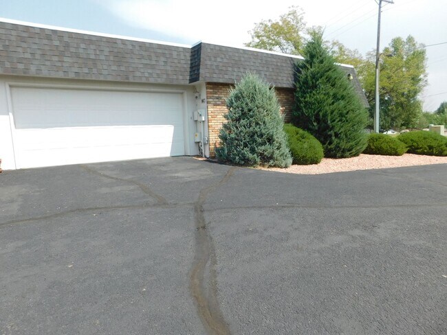 Building Photo - 2700 G Rd