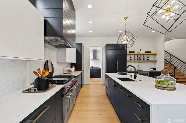 Building Photo - 5bd/4ba Kirkland Home