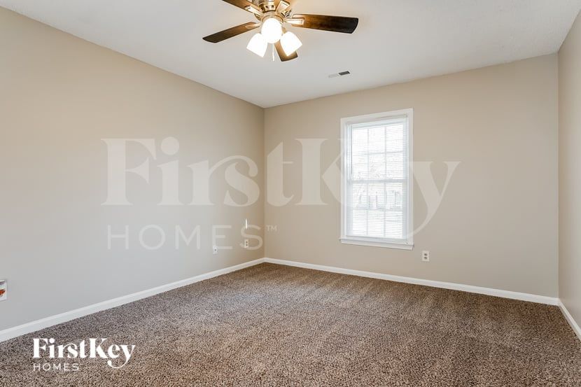 Building Photo - 6700 River Hills Dr