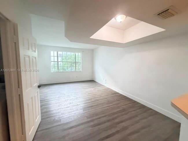 Building Photo - 701 SW 148th Ave