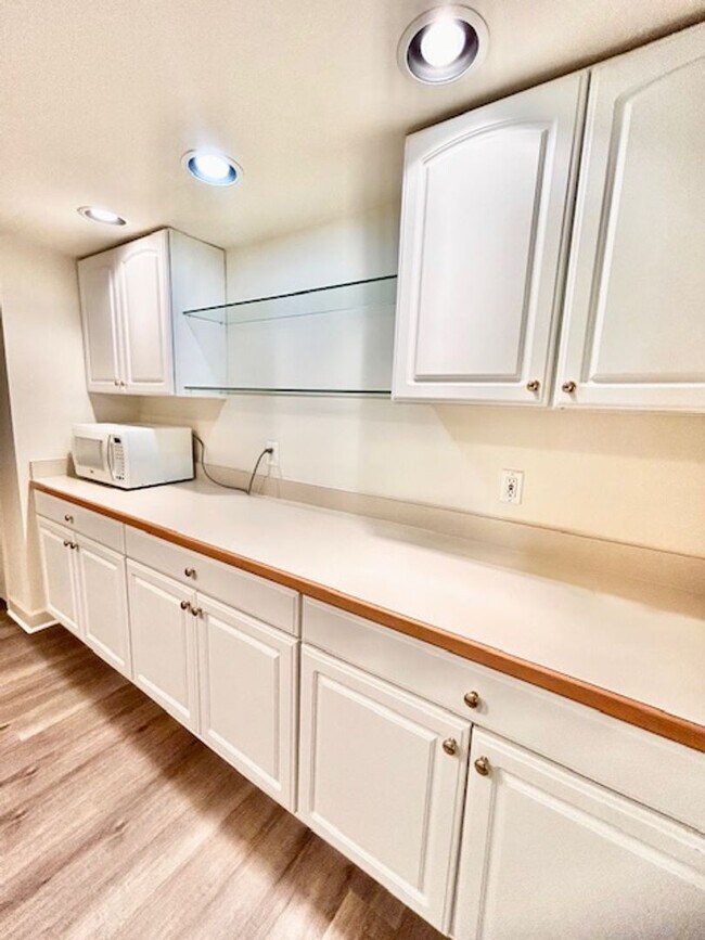 Building Photo - 10503 Aubinoe Farm Dr