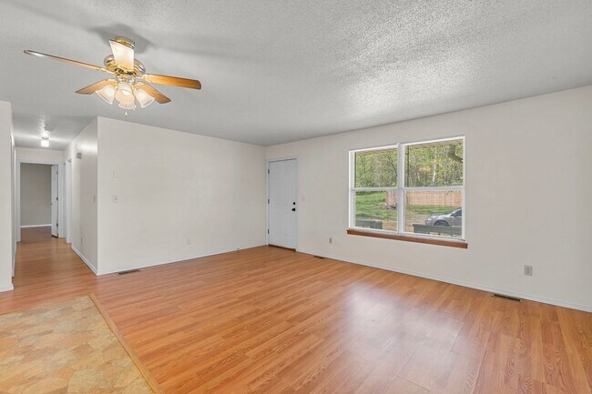 Building Photo - Charming Home In Jackson