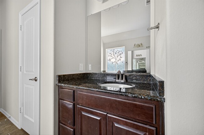 Building Photo - 211 New Harmony Trail