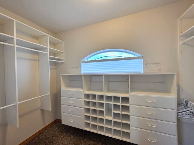 Building Photo - 3493 Hanstead St