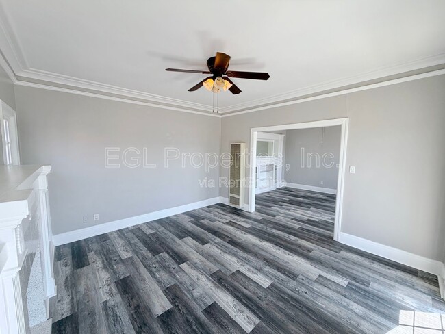 Building Photo - 804 Forest Ave