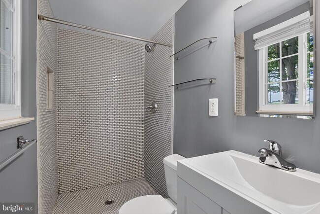 Building Photo - 10820 Split Oak Ln