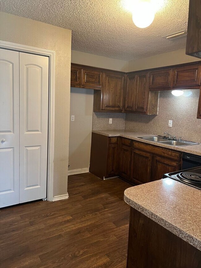 Building Photo - 11815 Garden Terrace Dr