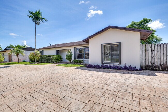 Building Photo - 10934 SW 158th Terrace