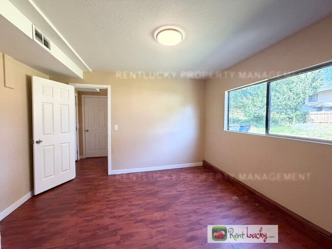 Building Photo - 2516 S 284th St