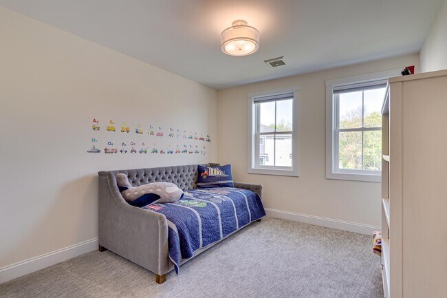 Building Photo - 30 Cate St