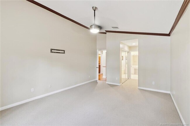 Building Photo - 907 SE Westminster Pl