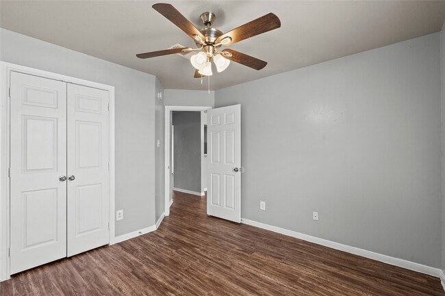 Building Photo - 113 Green Isle Ave