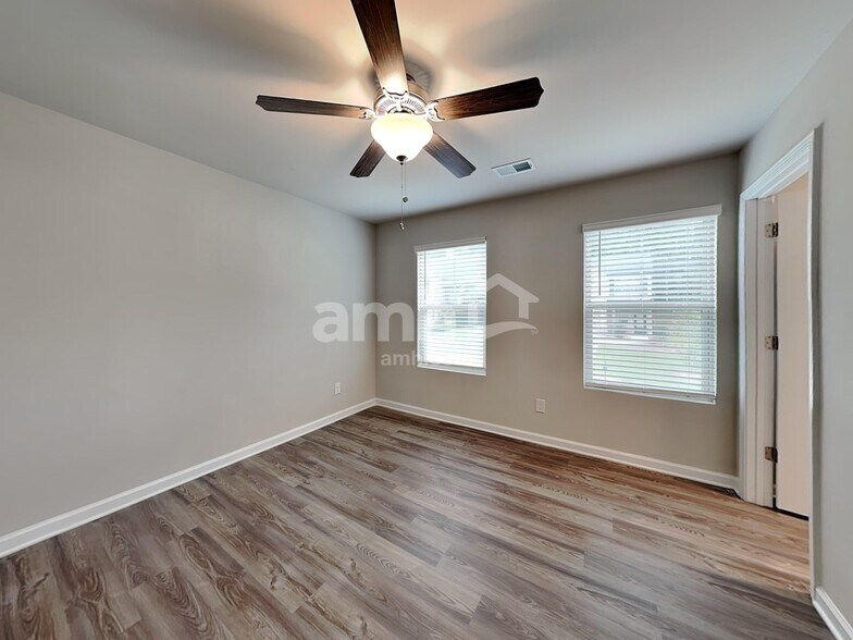 Building Photo - 107 Omega Ct