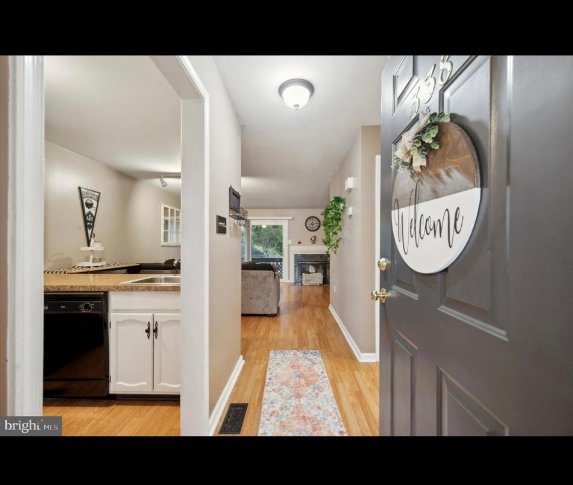 Building Photo - 338 Cashel Ct