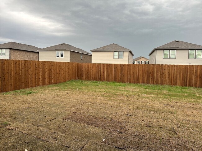 Building Photo - 129 Three Chimneys Ln