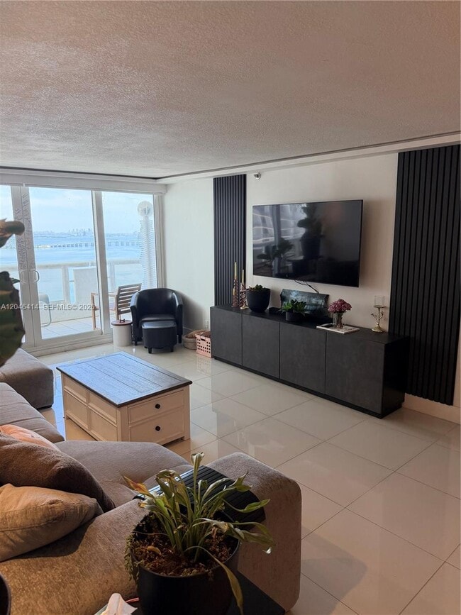 Building Photo - 1717 N Bayshore Dr