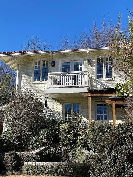 Building Photo - 52 Westminster Dr NE