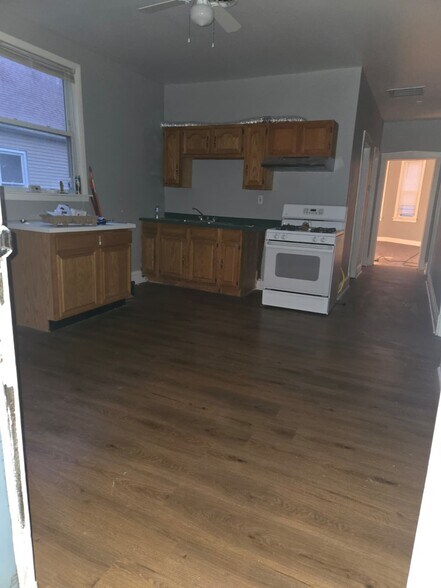 Building Photo - 8445 S Marquette Ave