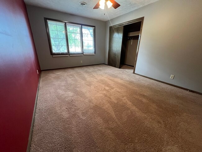 Building Photo - 5034 Meredeth St