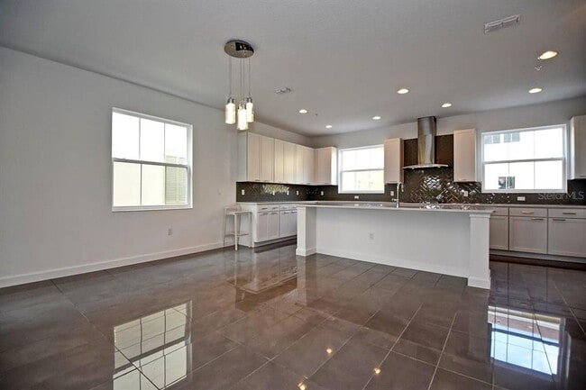 Building Photo - 1520 Lake George Dr