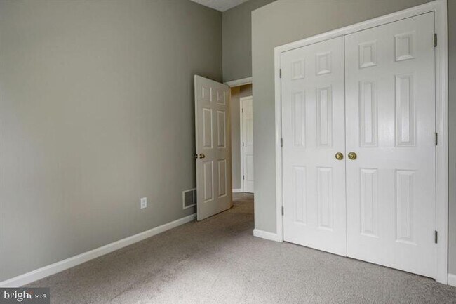 Building Photo - 6112 Starburn Path