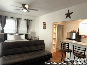 Building Photo - 302 Madison St