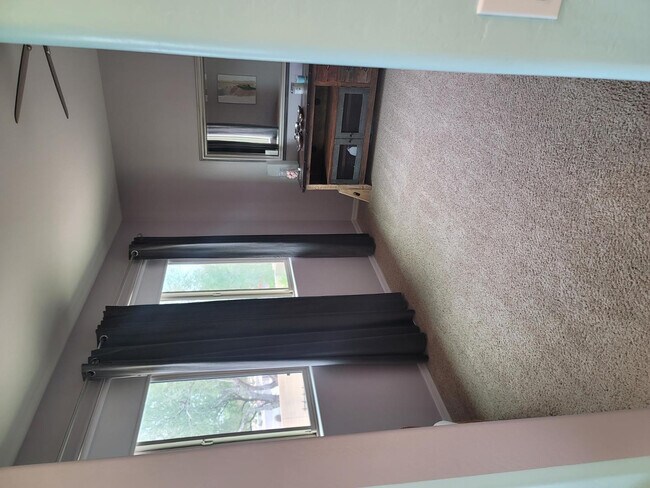 Building Photo - 3826 E Cat Balue Dr